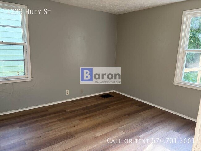 Building Photo - 1233 Huey St
