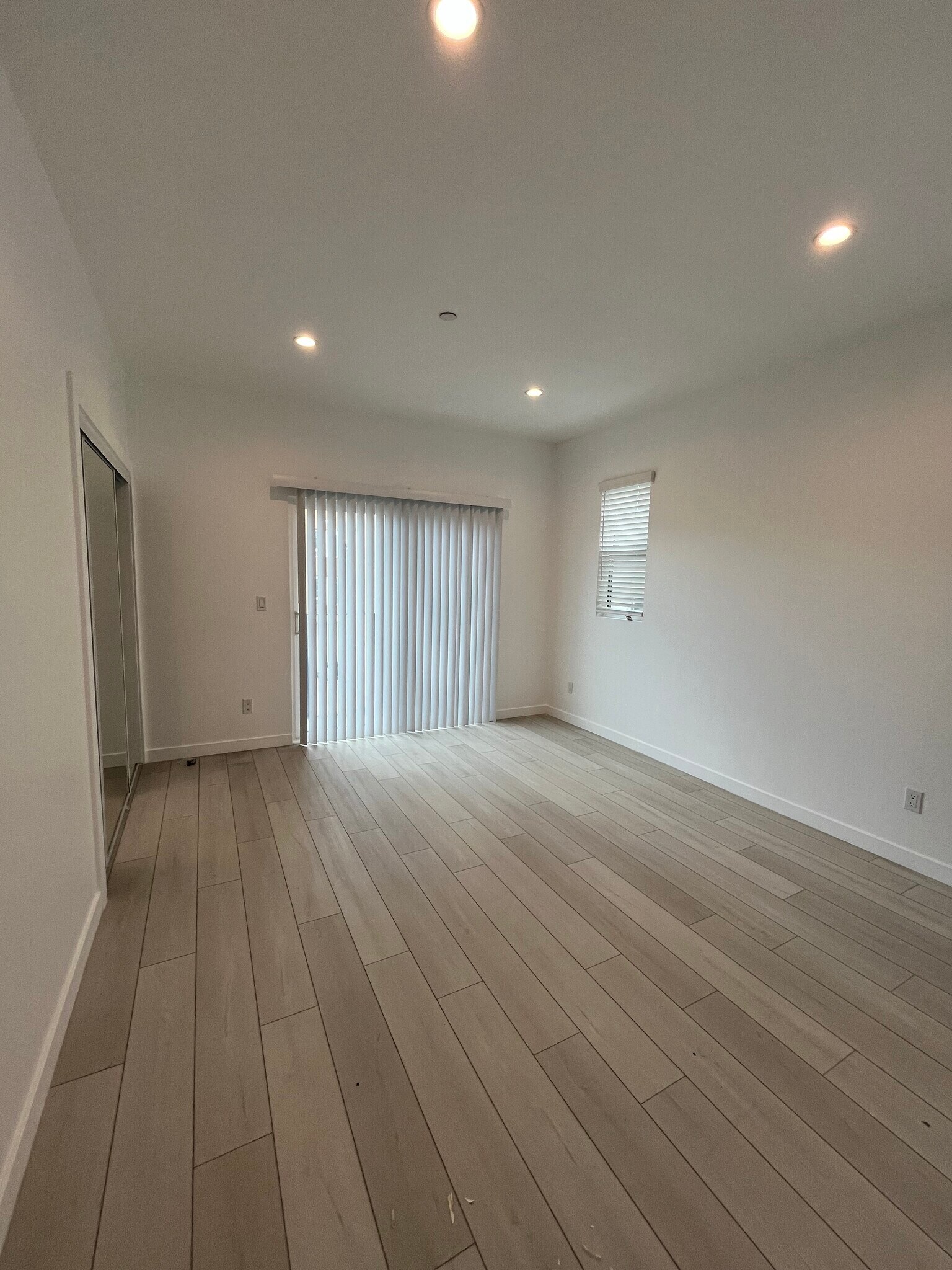 Building Photo - 246 N Dillon St