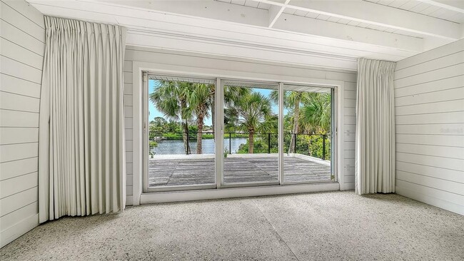 Building Photo - 7665 Sanderling Rd