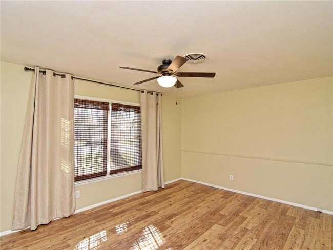 Building Photo - 5300 Middale Ln