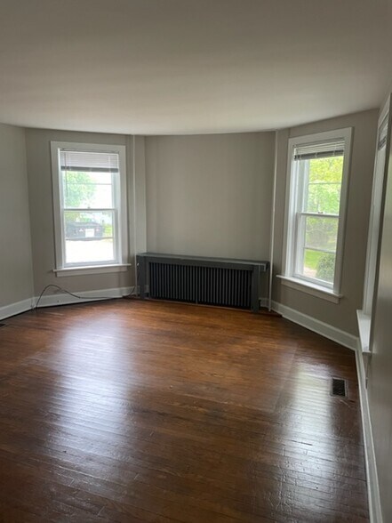 Building Photo - 1360 S Arch Ave