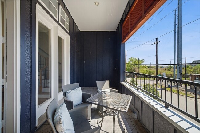 Building Photo - 707 Bringhurst St