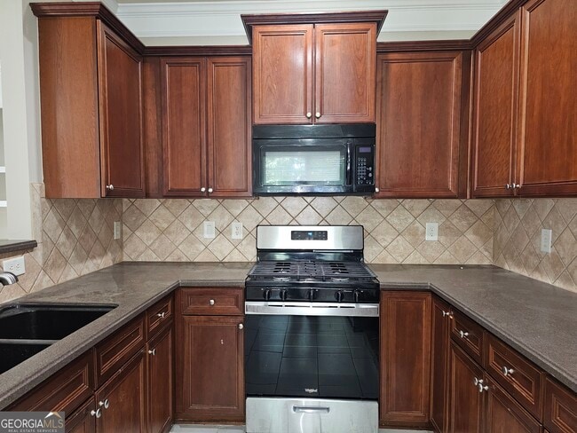 Building Photo - 6162 Deluna Way