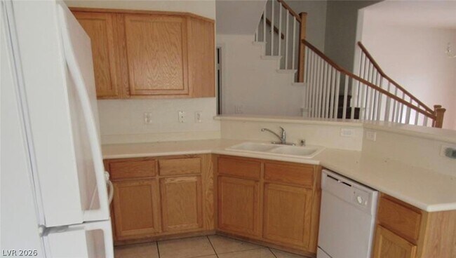 Building Photo - 5523 Baccarat Ave