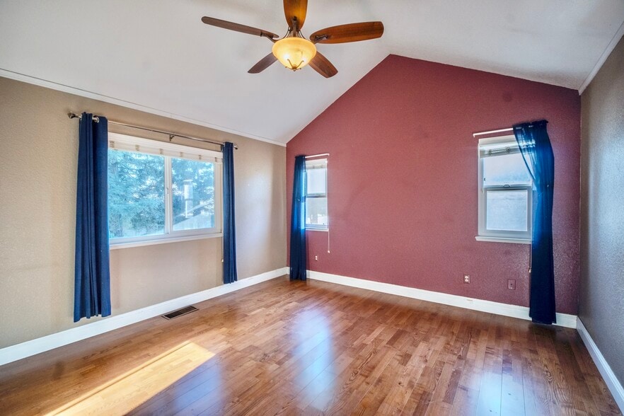 Building Photo - 4404 Bluff Creek Dr