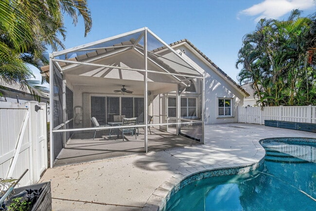 Building Photo - 2725 Pointe Cir