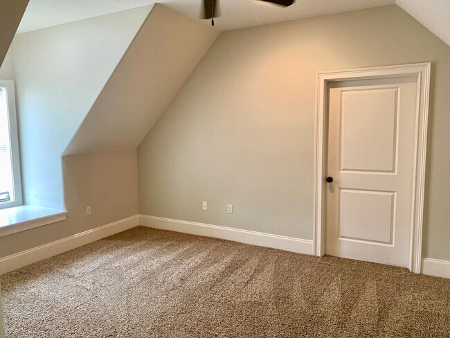 Building Photo - Executive Living in Sage Meadows Country Club