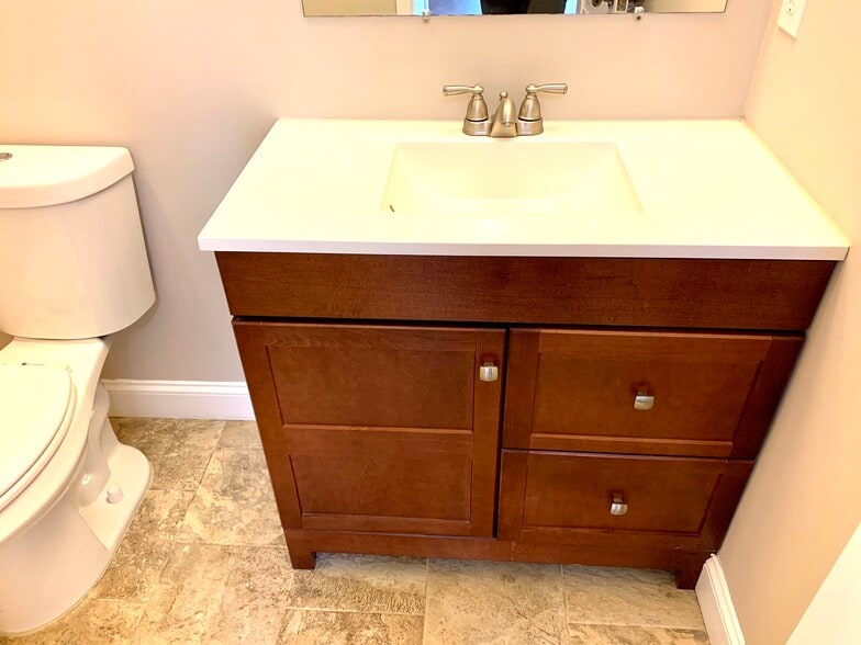 Building Photo - 1109 Foxmeadow Dr