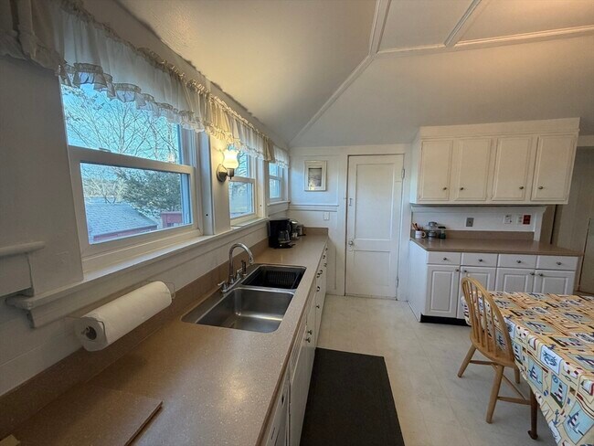 Building Photo - 630 Washington St