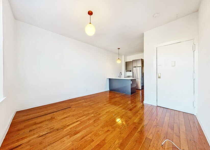 Building Photo - Lincoln Road