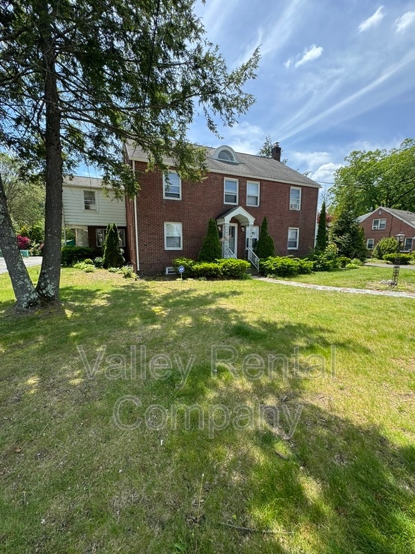 Building Photo - 70 Lyman St