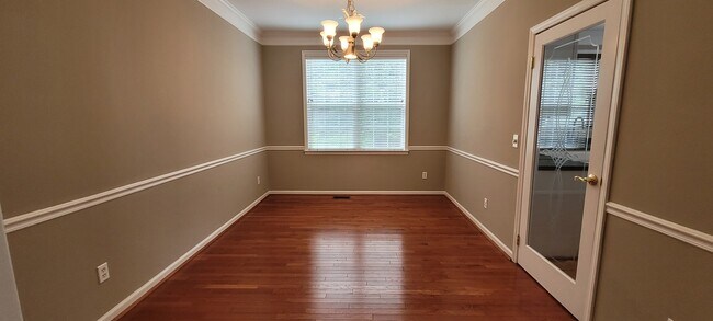 Building Photo - 8 Holly Springs Ln