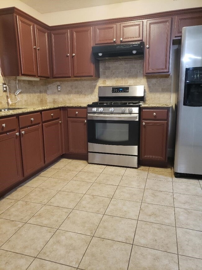 Building Photo - 16123 Catbird Ct