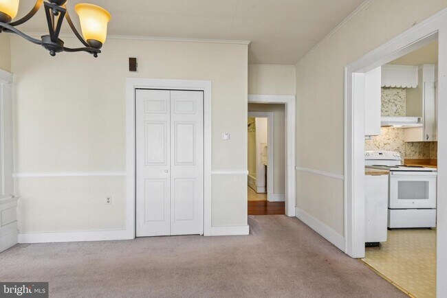 Building Photo - 209 Locust St