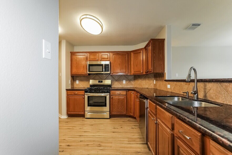 Building Photo - 22930 Highland Estates Ct