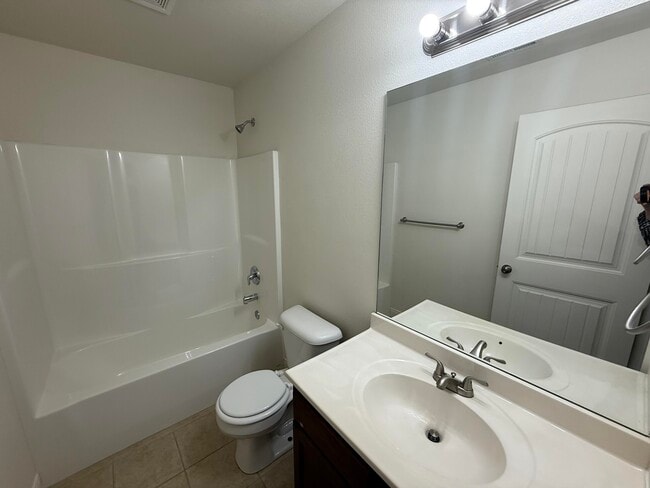 Building Photo - 7382 Noah Ct