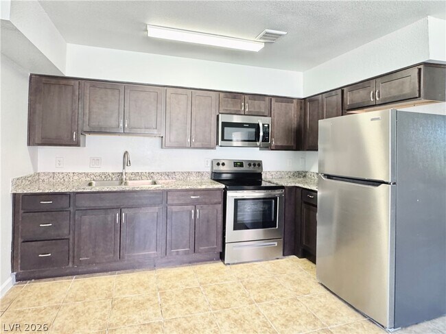 Building Photo - 2920 E Siki Ct