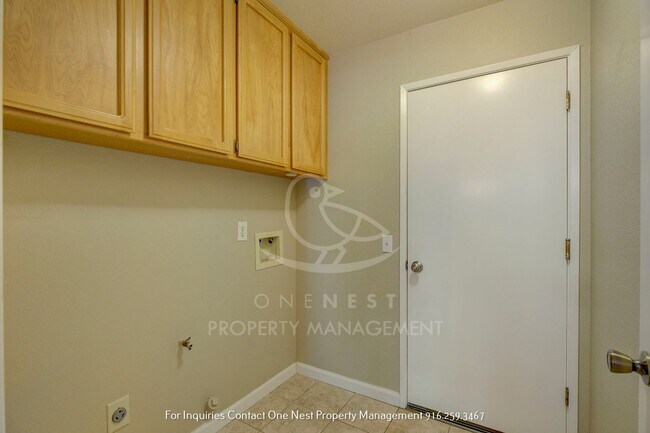 Building Photo - Location! Location! Location!