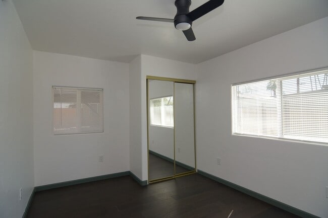 Building Photo - Remodeled 2 Bedroom 1 Bath Duplex! Great Central Tucson Location!