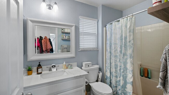 Building Photo - Charming 4-bedroom 3bath home near Suisun ...