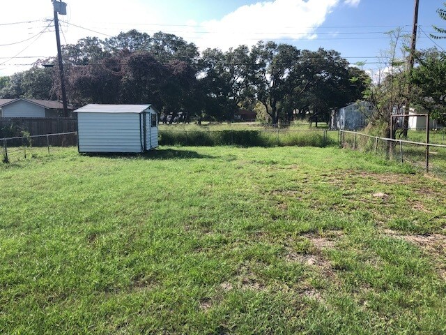 Building Photo - 520 S 10th St