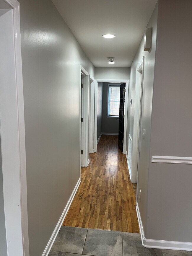 Building Photo - 232 New Sawyer Brown Rd
