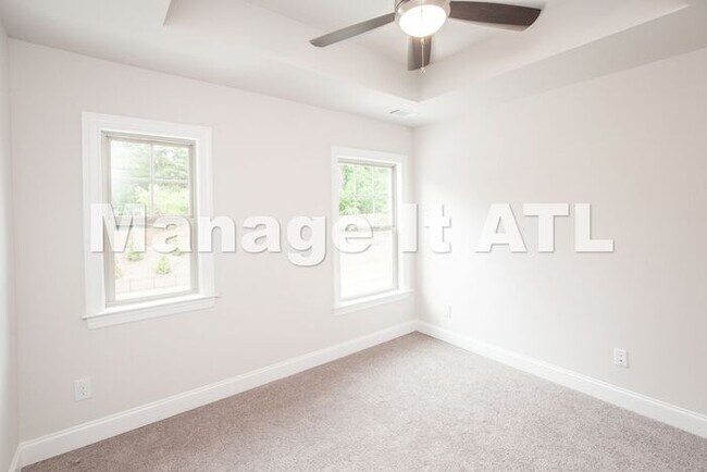 Building Photo - Brand new townhome in Chamblee