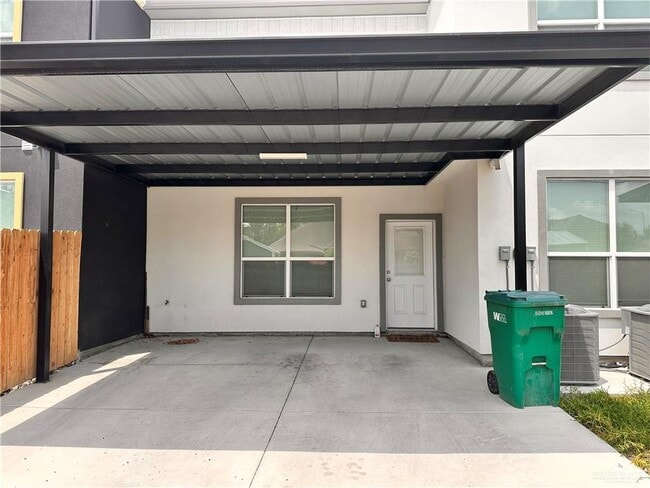 Building Photo - 20 N Crown Point