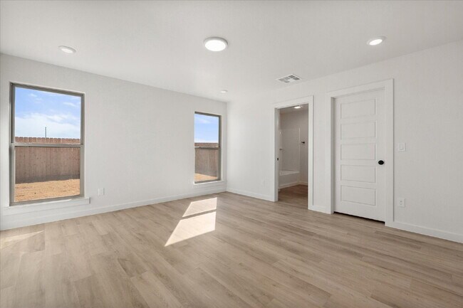 Building Photo - Beautiful New Build Home in Cypress Ranch!