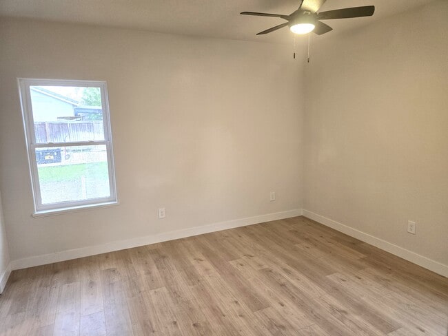 Building Photo - 1657 Ceylon Dr