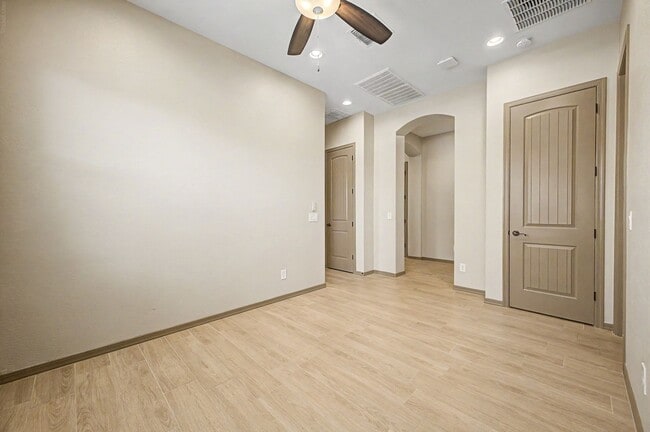 Building Photo - Ironwood Crossings