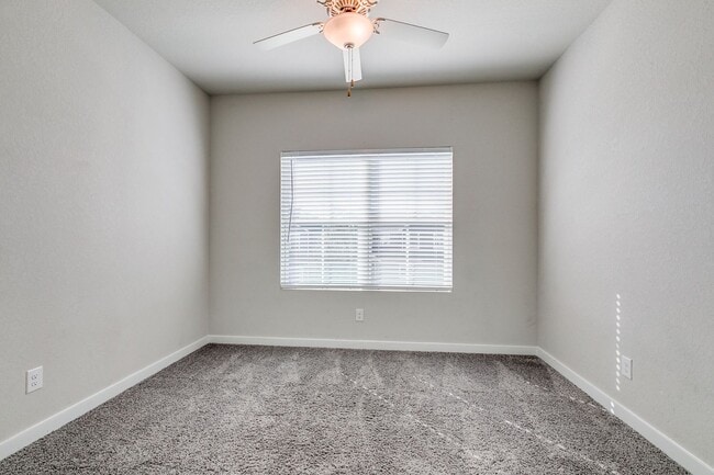 Building Photo - 3-BEDROOM TOWNHOME-STYLE DUPLEX