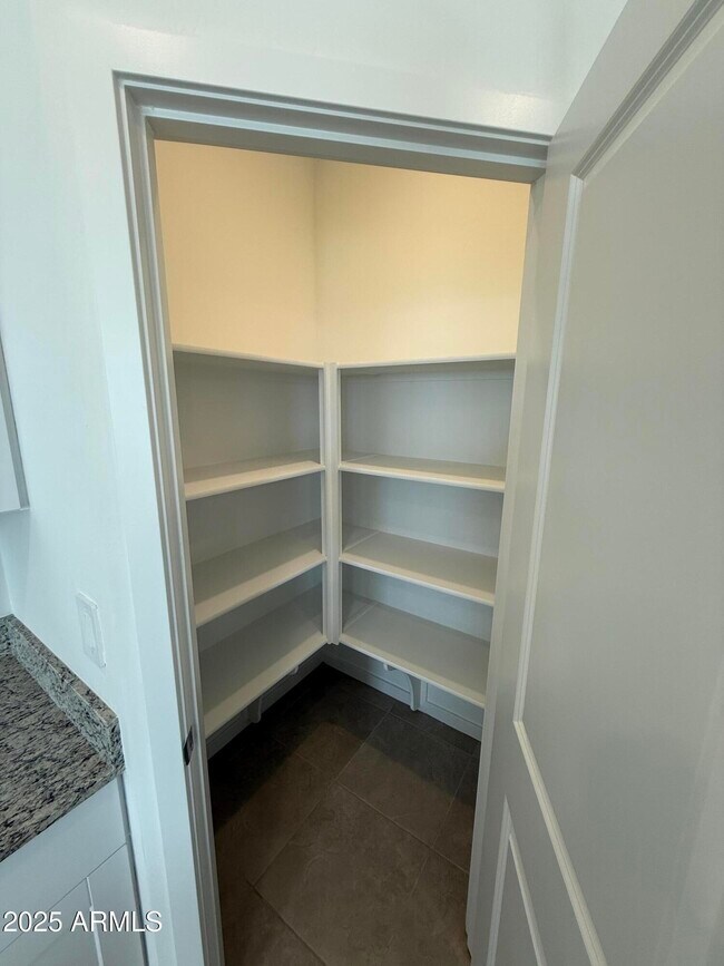 Building Photo - 7433 E Cozy Cottage Ln