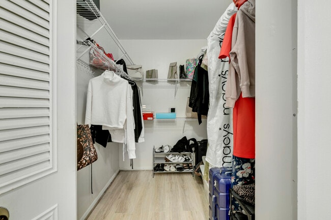 Building Photo - 14849 Cumberland Dr