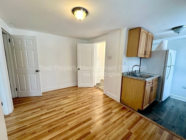 Building Photo - 814 Greensburg Pike