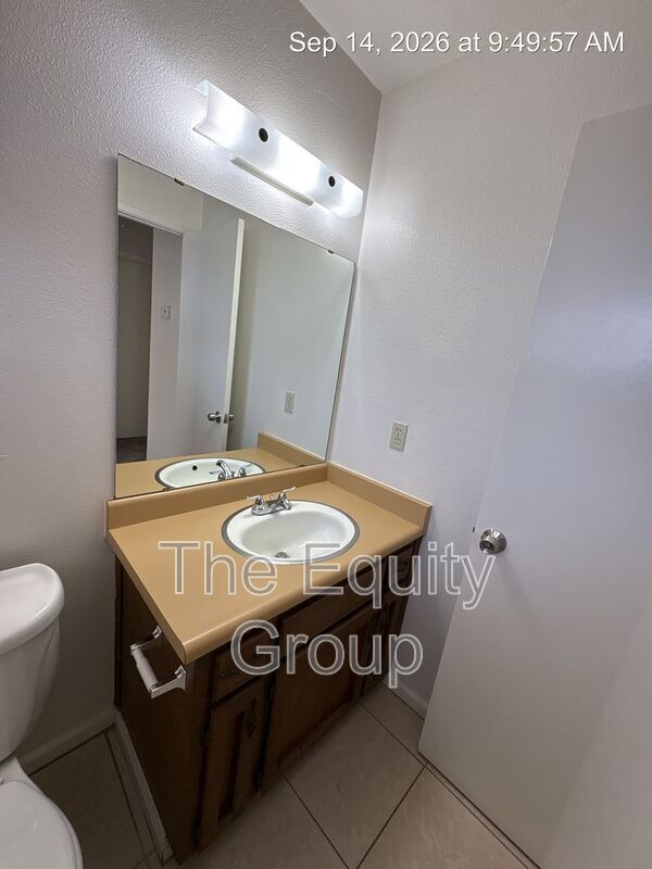 Building Photo - 3525 S County Center Dr