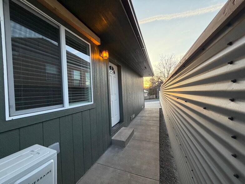 Building Photo - 1528 Wilford Ave