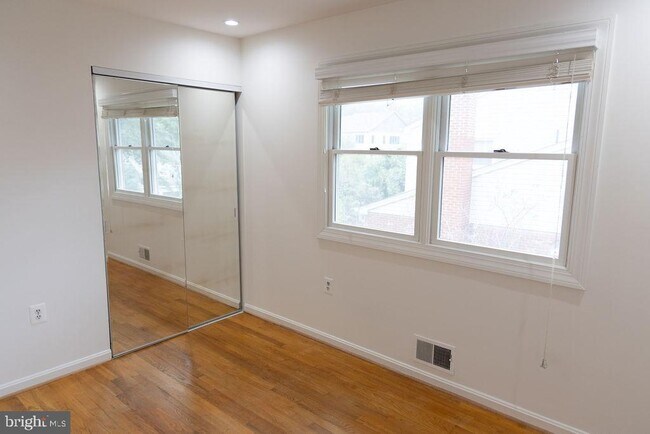 Building Photo - 1212 Forestwood Dr