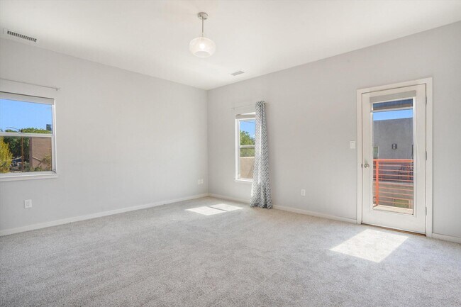 Building Photo - 3936 Silver Ave SE