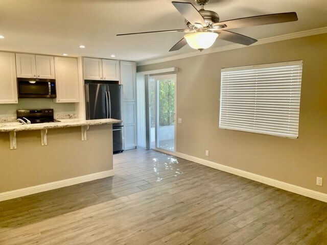 Building Photo - 45275 Sunset Ln