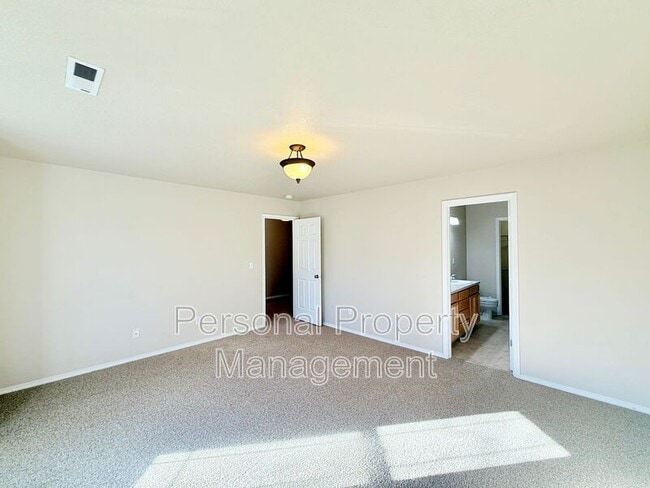 Building Photo - 16524 NE 19th St