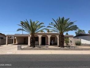 Building Photo - 2250 E Claire Dr