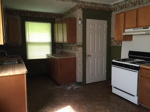 Building Photo - HUGE SINGLE FAMILY FOR RENT !!