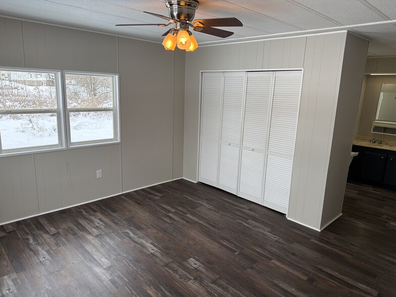 Building Photo - 208 Slate Hill Rd