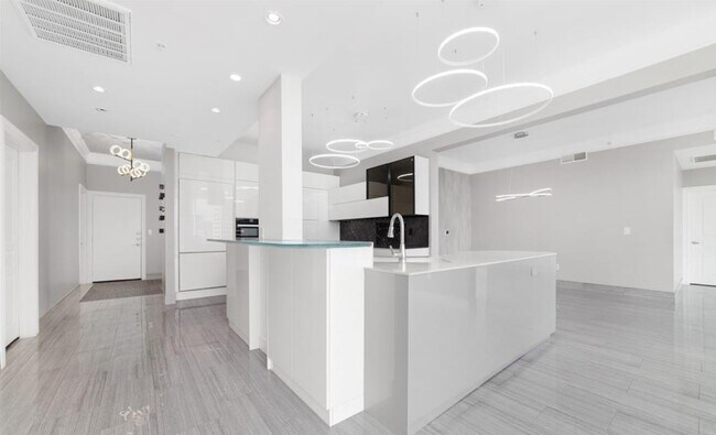 Building Photo - 3333 Allen Pkwy