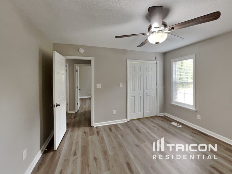 Building Photo - 1219 Azalea Dr