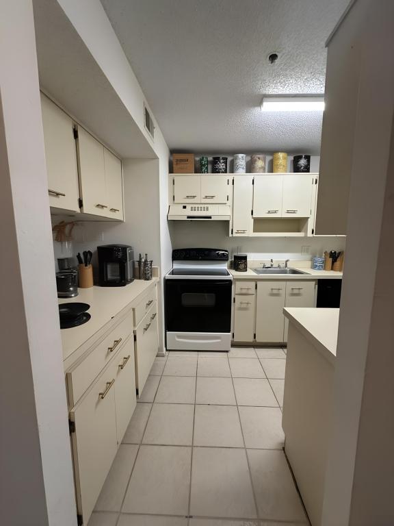Building Photo - 6002 Laketree Ln