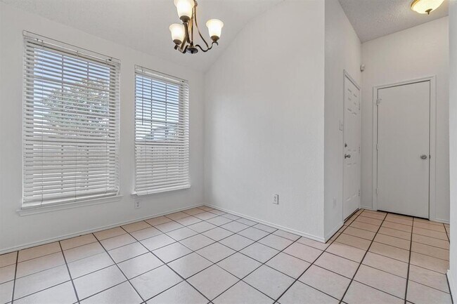 Building Photo - 202 Starlight Dr