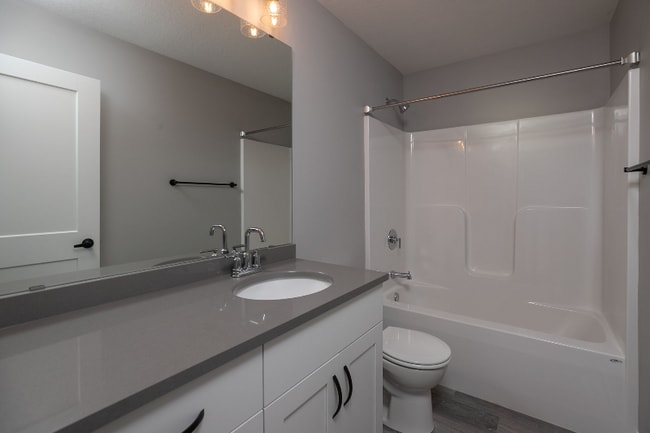 Building Photo - 3715 Fernwood Ln SW