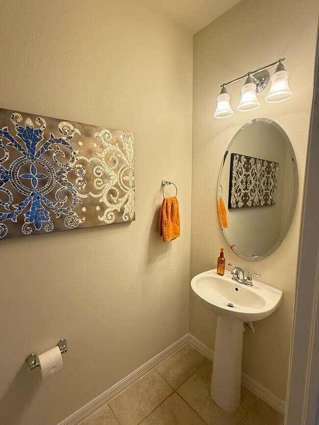 Building Photo - 9208 Hillcroft Dr